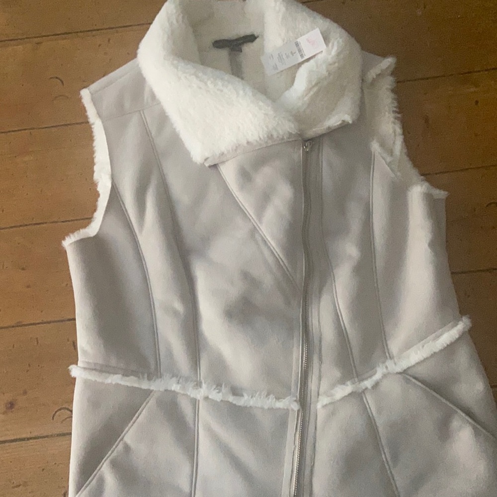 NWT sheepskin sleeveless jacket